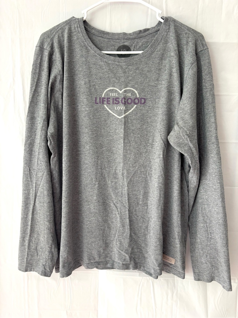NWOT Life Is Good Gray Feel The Love Crewneck Long-Sleeve Tee Heart Logo SZ XL